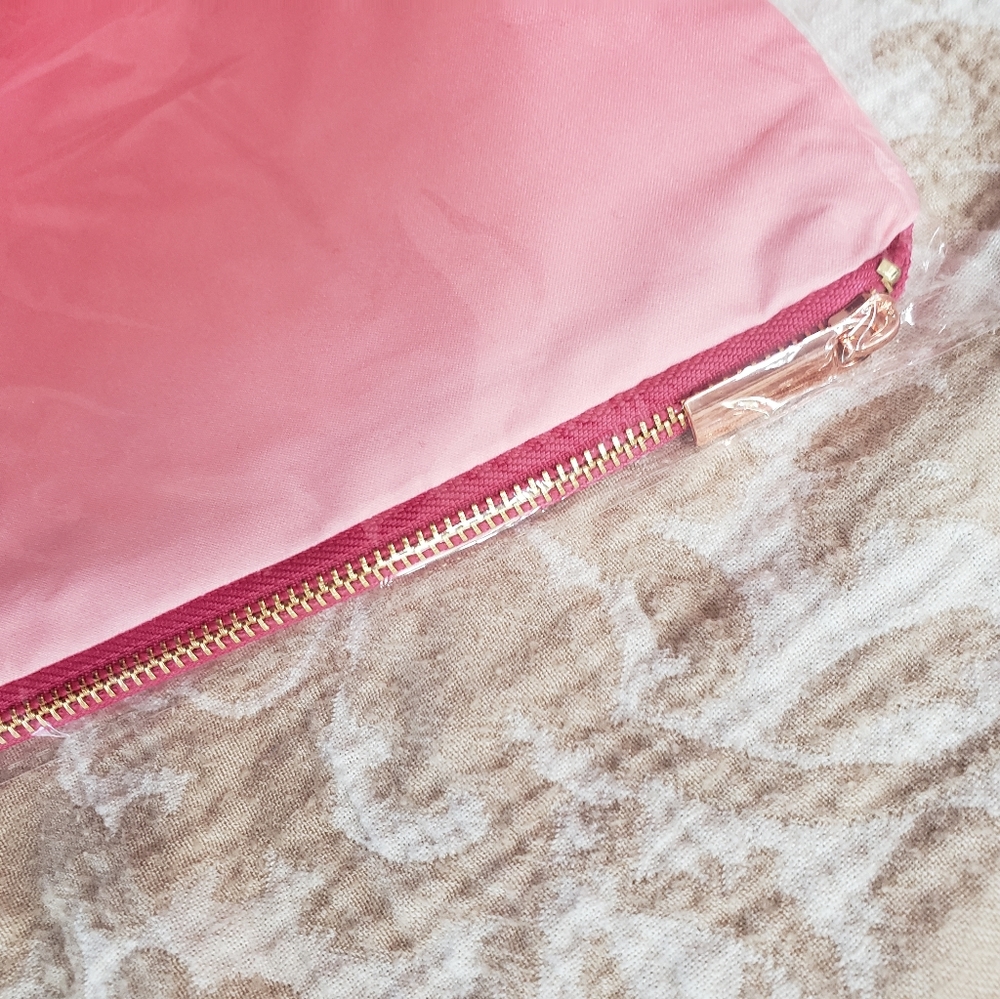 Makeup/ toiletry travel bag - Picture 2 of 3